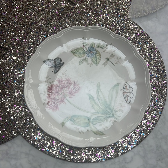 Kim Seybert. Four Glittering Chargers or Placemats NWT - Picture 7 of 8